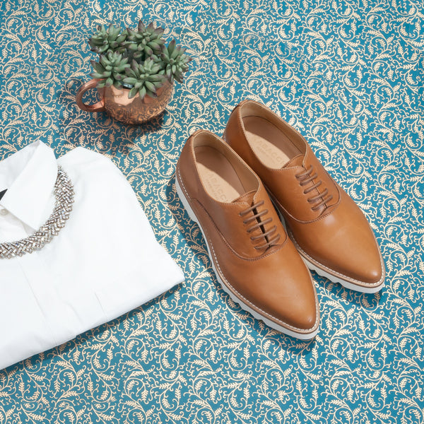 Women’s Lace Up