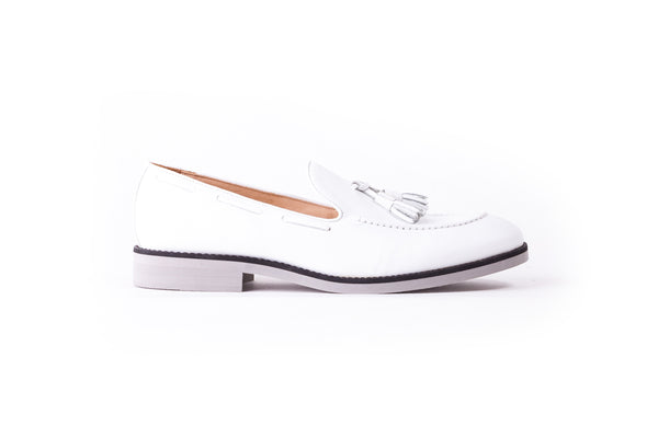Men's White & Black Accented Tassel Loafer with Grey Sole ( EX-147)
